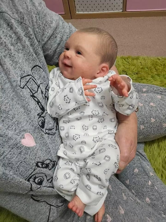 Lalka reborn Sebastia z realistycznym miękkim ciałem z tkaniny